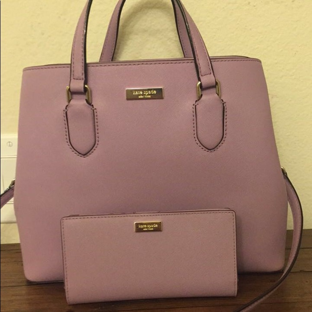 ❌Don't buy❌ Kate spade set. Trading + $100.00..
